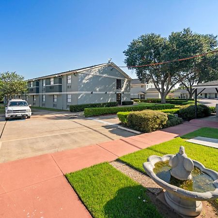 Americas Best Value Inn & Suites Brenham Dış mekan fotoğraf