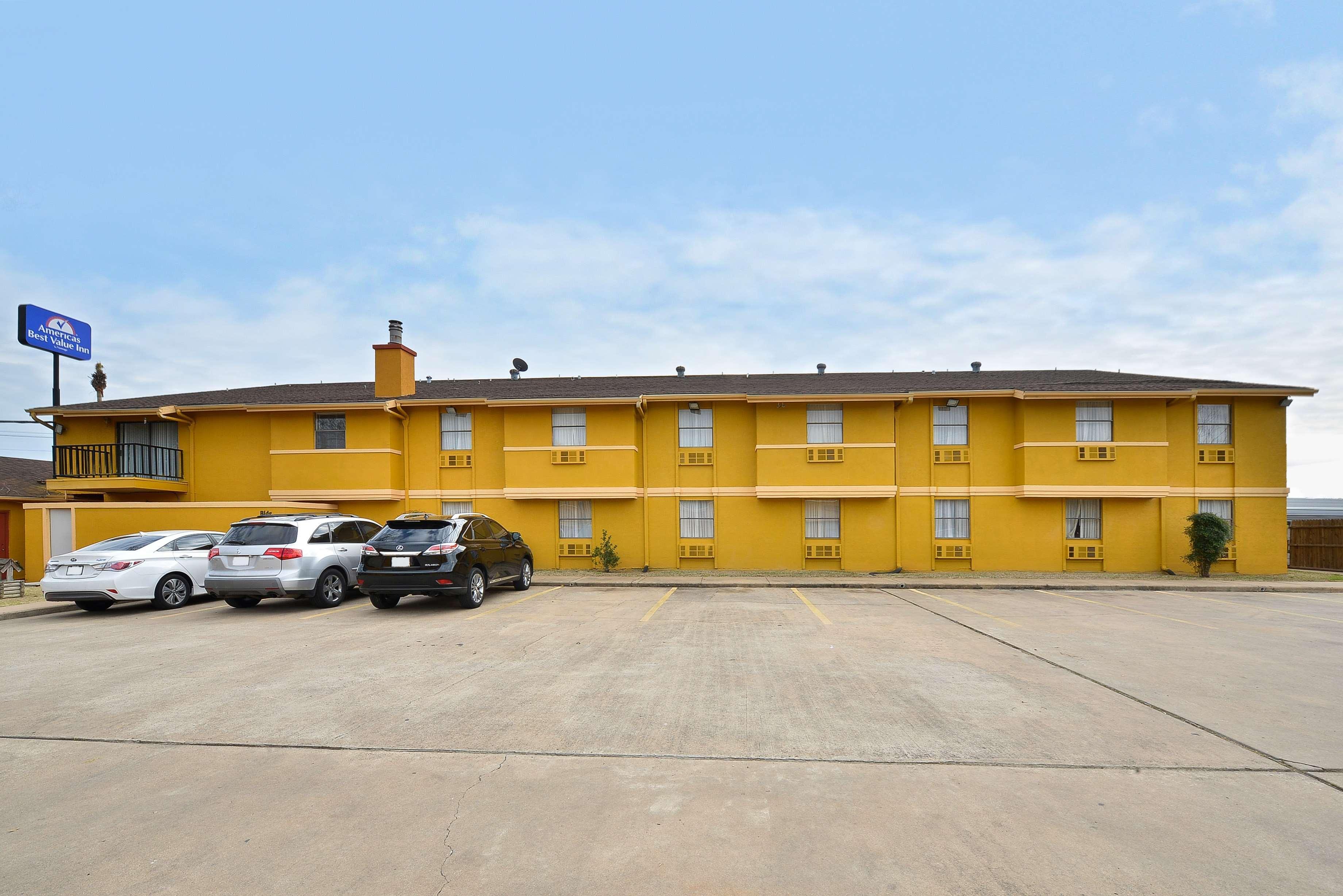 Americas Best Value Inn & Suites Brenham Dış mekan fotoğraf