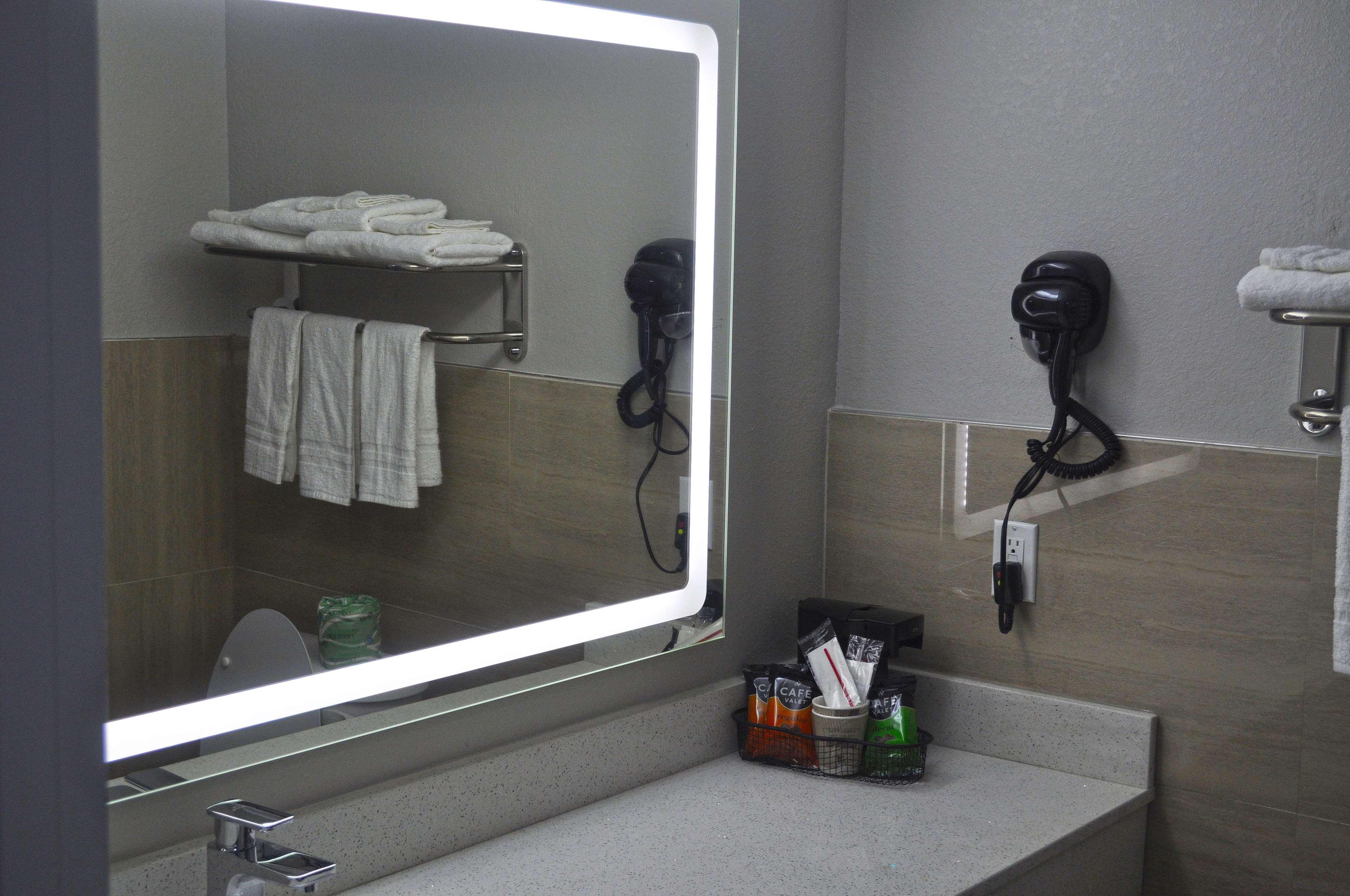 Americas Best Value Inn & Suites Brenham Dış mekan fotoğraf
