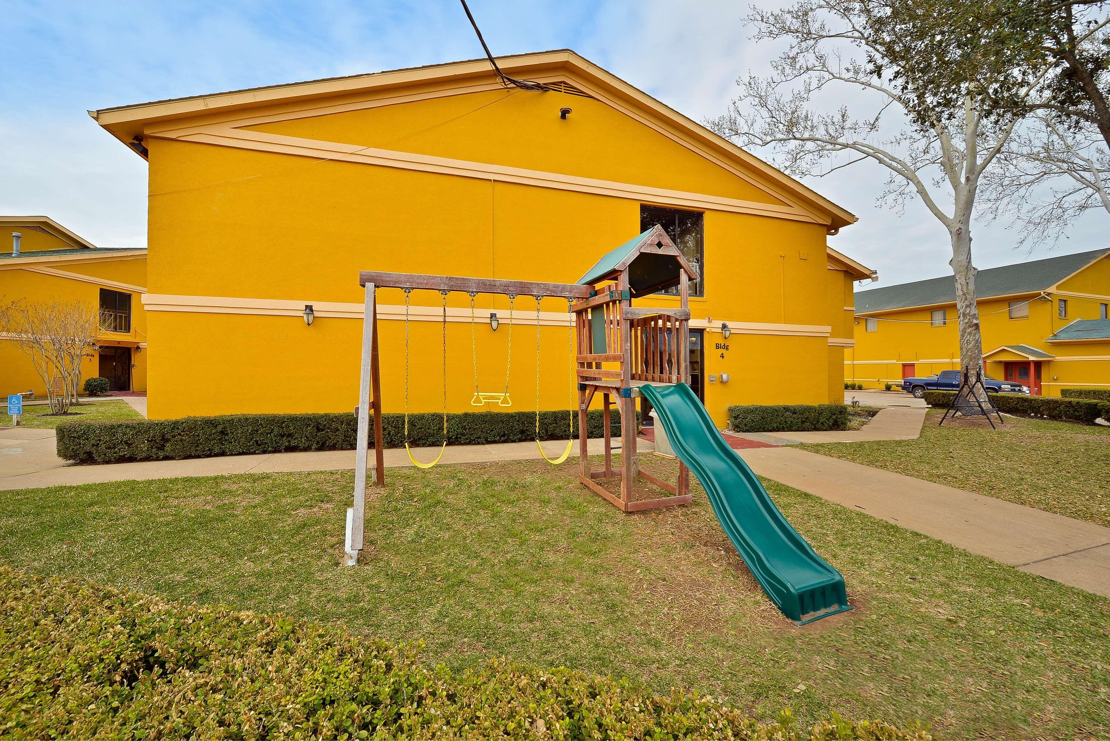 Americas Best Value Inn & Suites Brenham Dış mekan fotoğraf