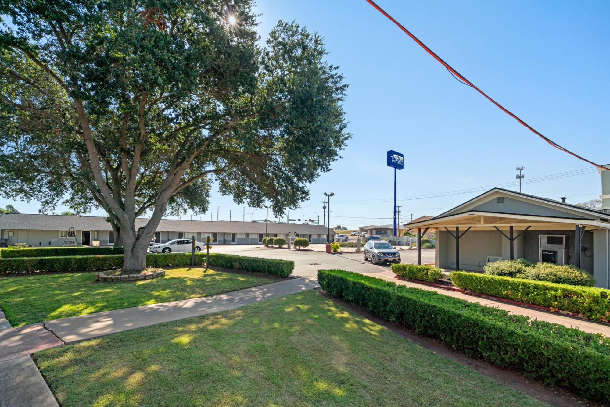 Americas Best Value Inn & Suites Brenham Dış mekan fotoğraf