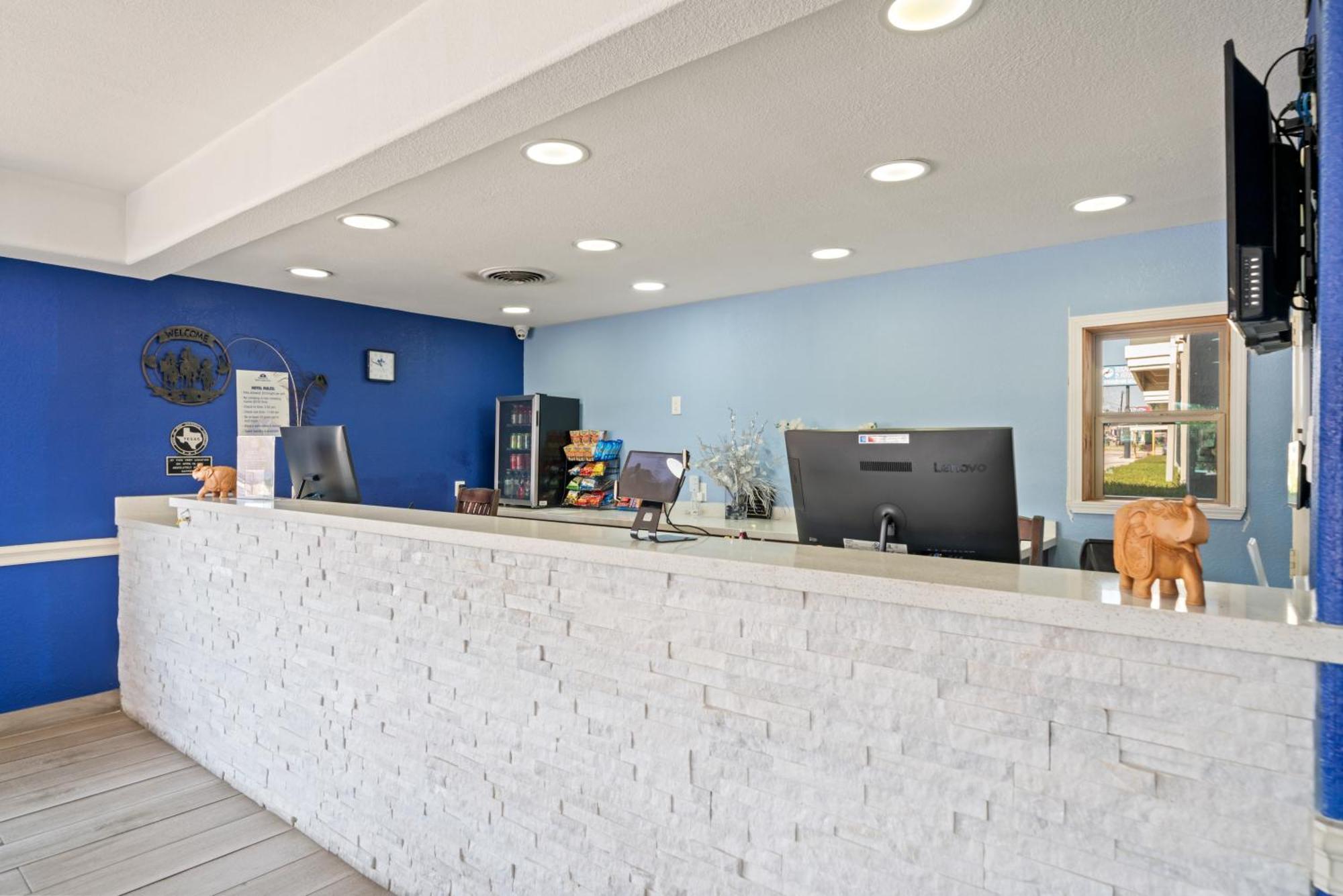 Americas Best Value Inn & Suites Brenham Dış mekan fotoğraf
