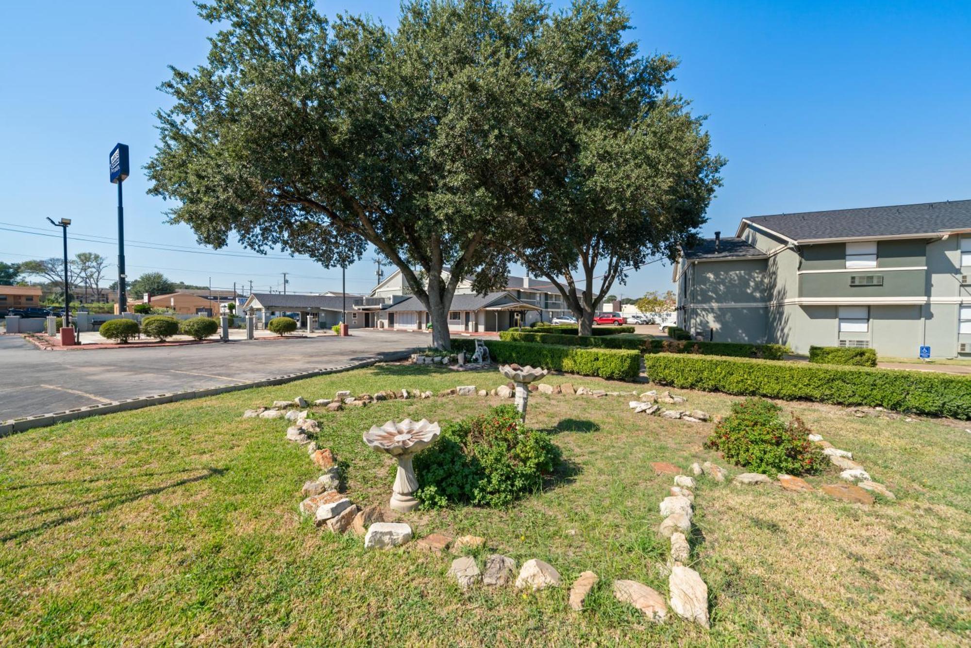 Americas Best Value Inn & Suites Brenham Dış mekan fotoğraf