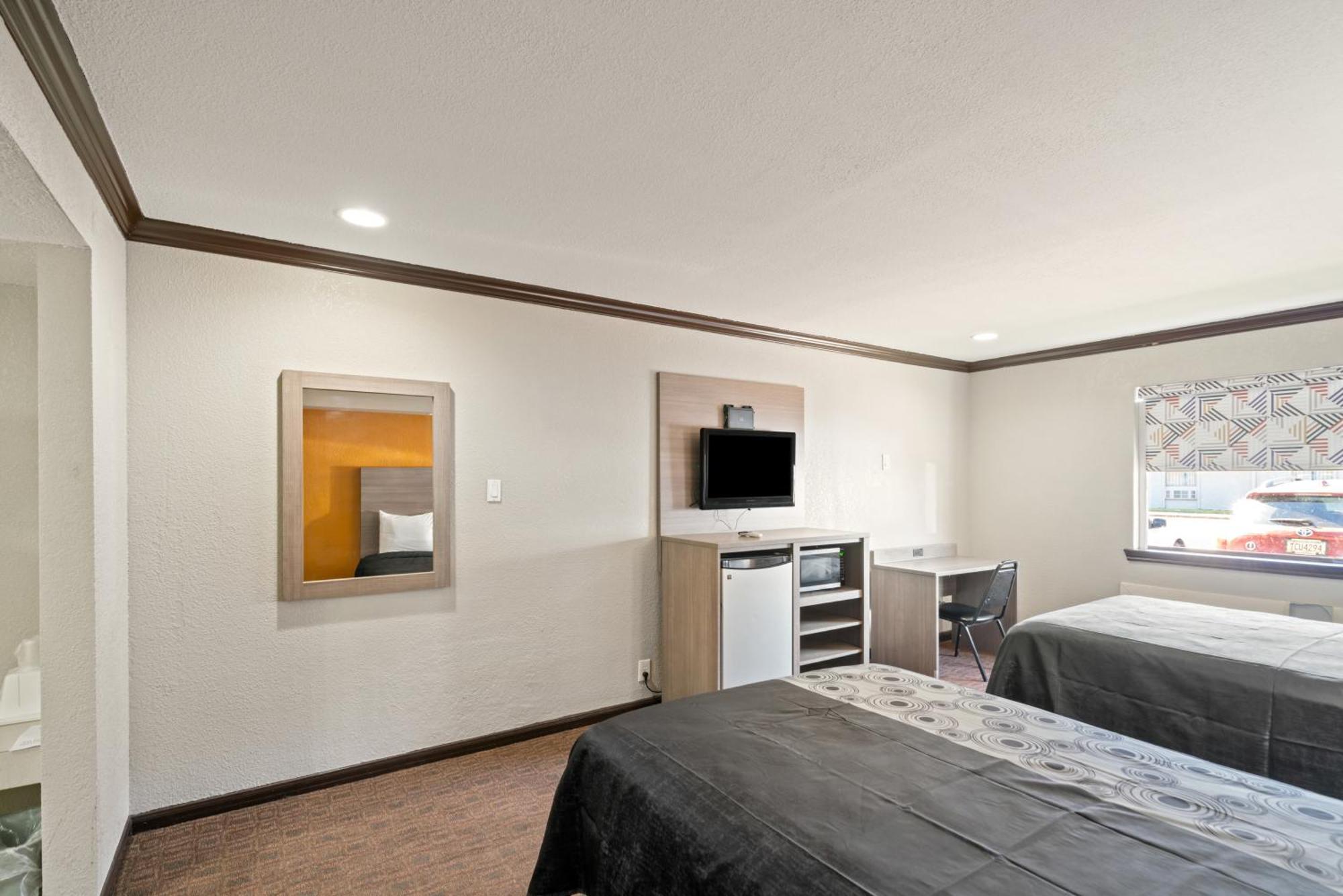 Americas Best Value Inn & Suites Brenham Dış mekan fotoğraf