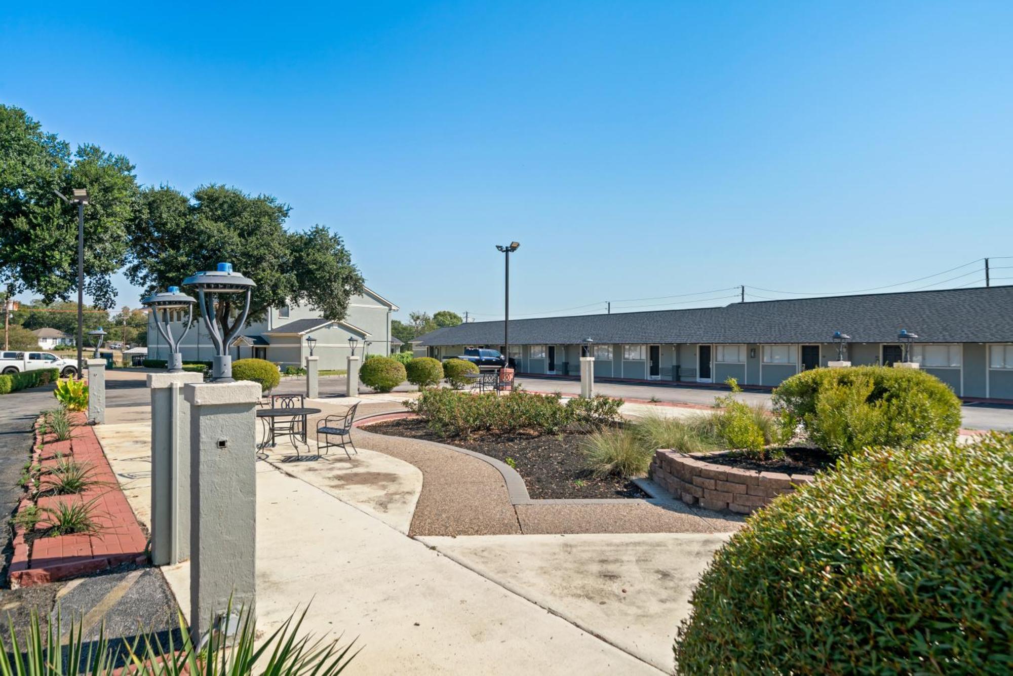 Americas Best Value Inn & Suites Brenham Dış mekan fotoğraf