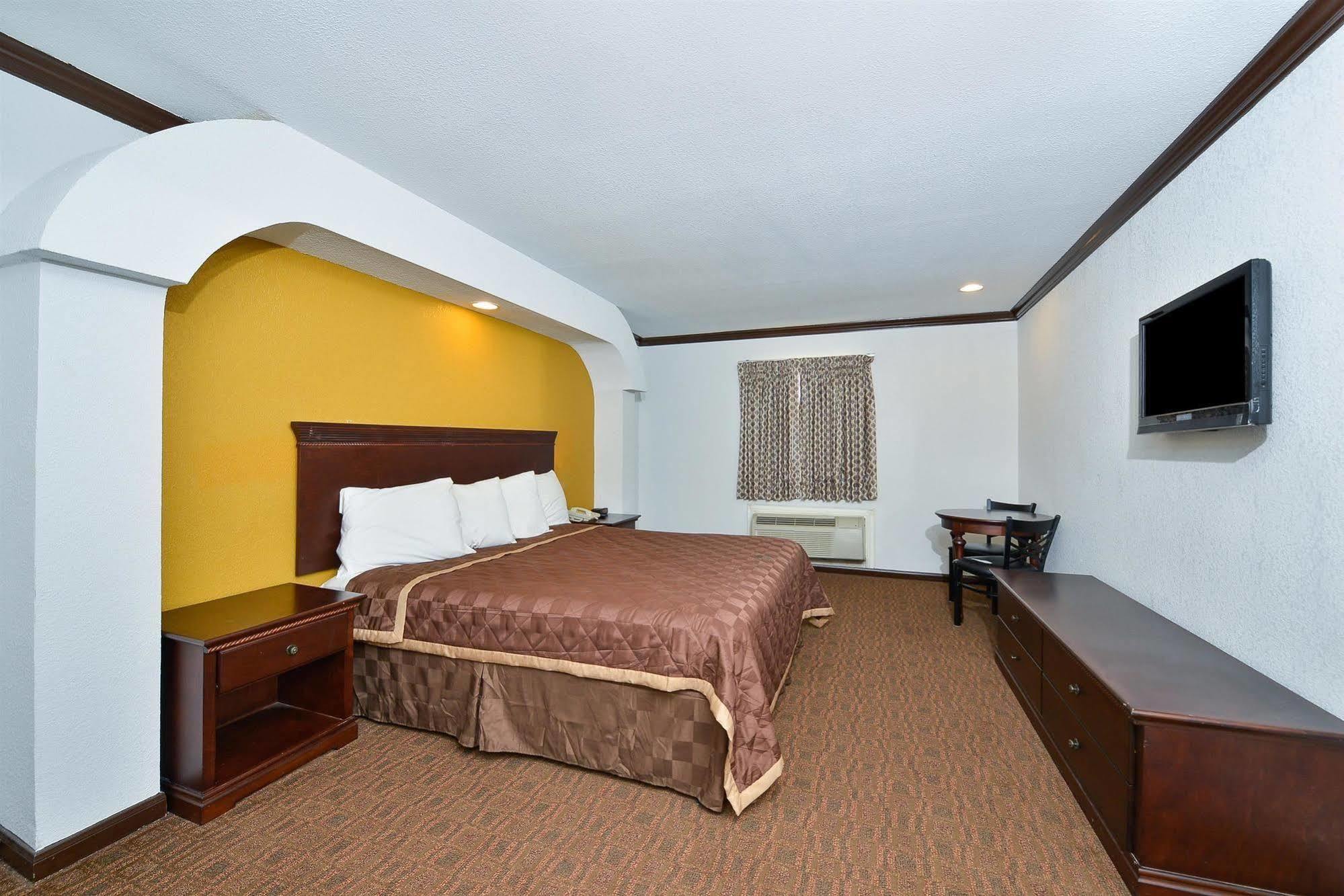 Americas Best Value Inn & Suites Brenham Dış mekan fotoğraf